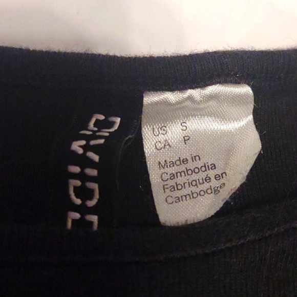 Divided small black cropped t-shirt - Picture 4 of 4